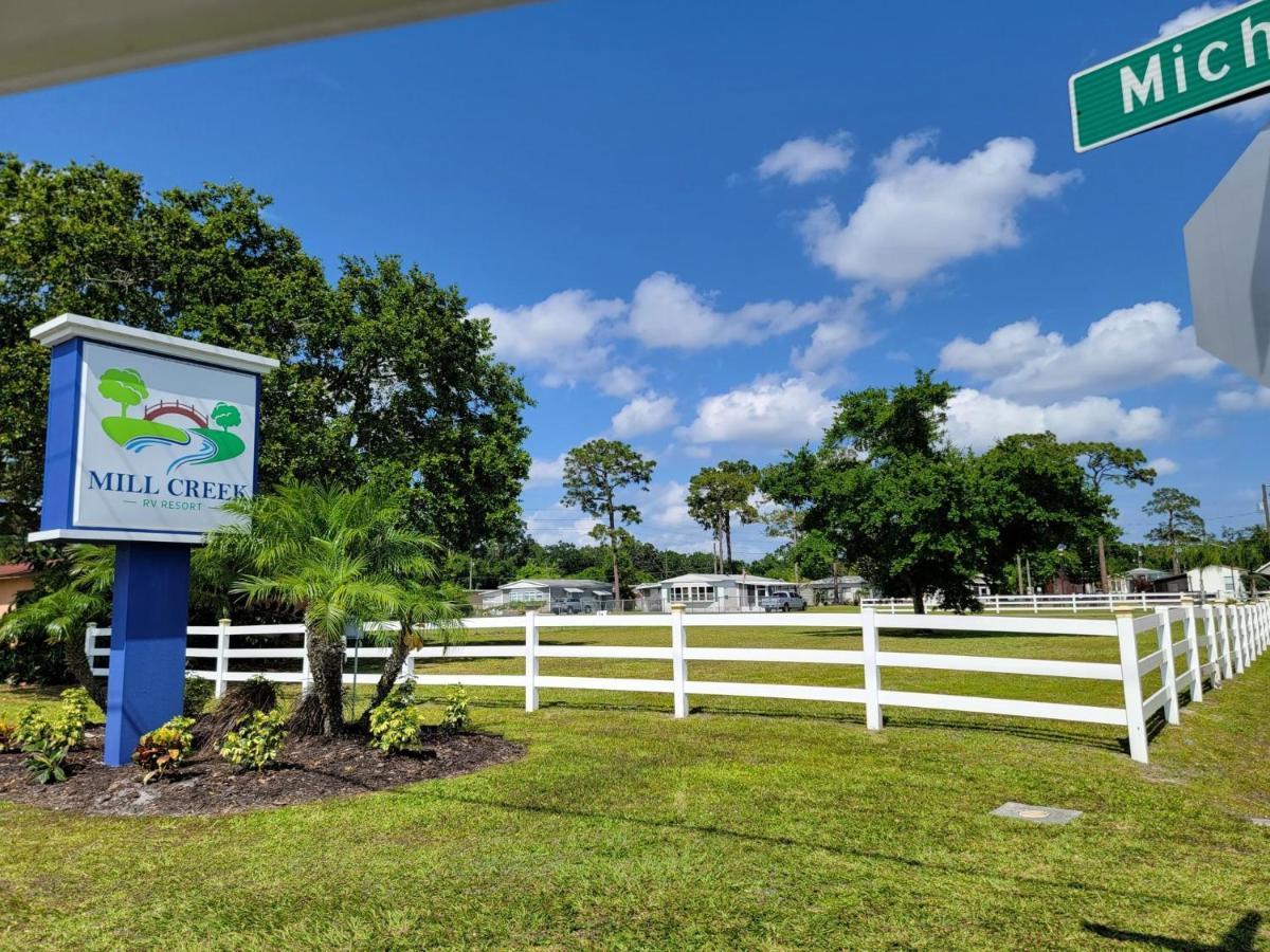 Cozy Tiny Home Near Disney World & Orlando Parks! Kissimmee Kültér fotó